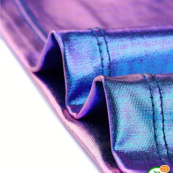 NWT! Purple shiny iridescent holographic short sleeve top, M. - Picture 4 of 8